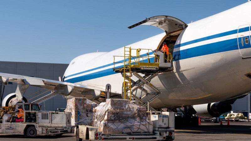 The Evolution of Industrial Vehicles in Airport Logistics